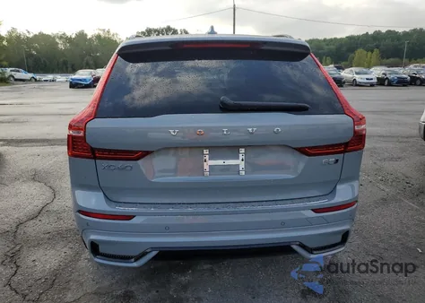 2025 Volvo Xc60 Plus z USA, uszkodzony, nr VIN YV4M12RC5S1133452